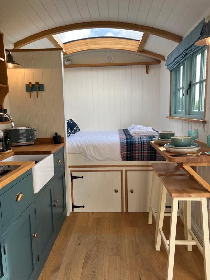 Toms Hut And Robins Rest Shepherd Huts Near Wadebridge Esterno foto