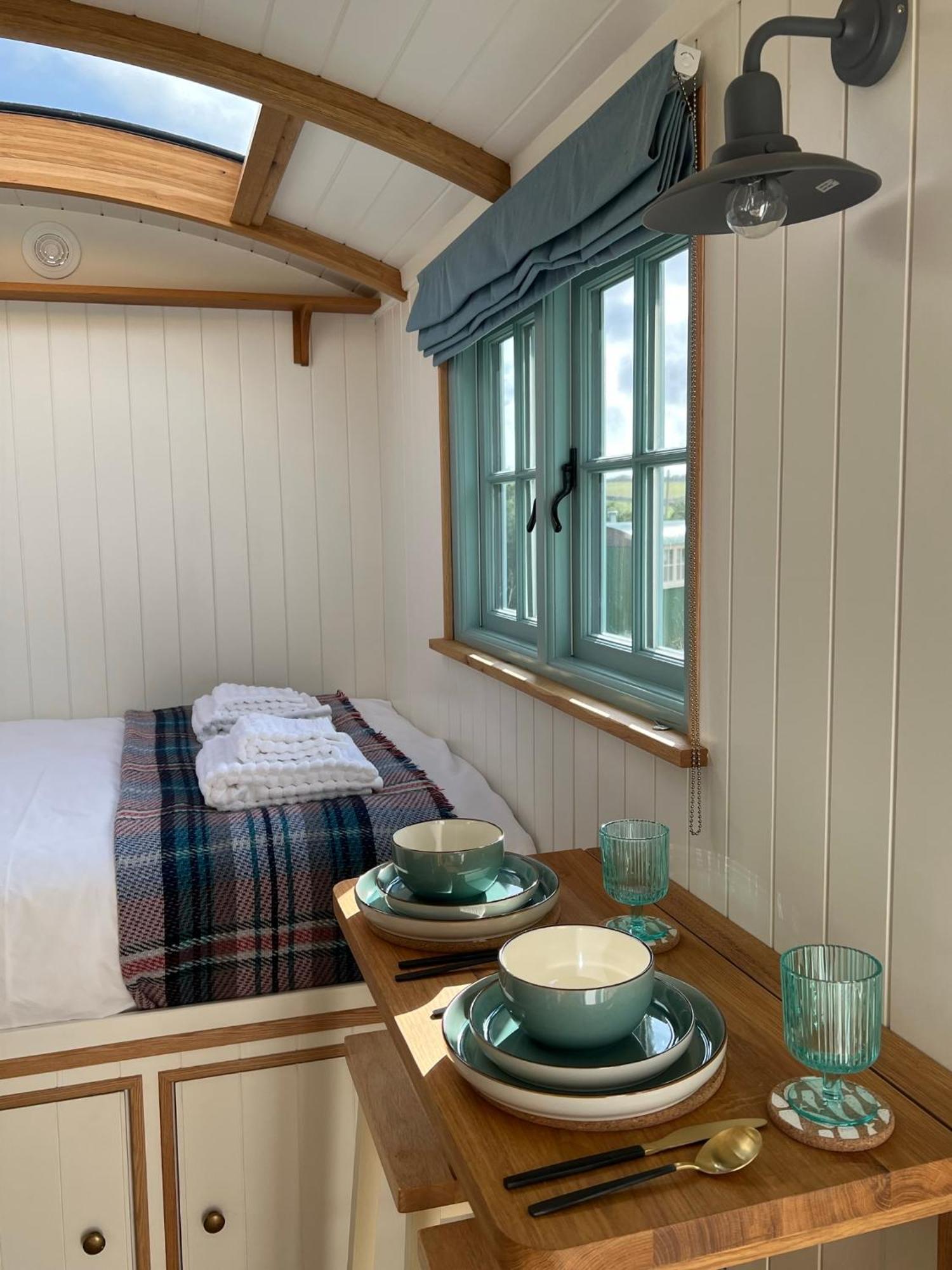 Toms Hut And Robins Rest Shepherd Huts Near Wadebridge Esterno foto