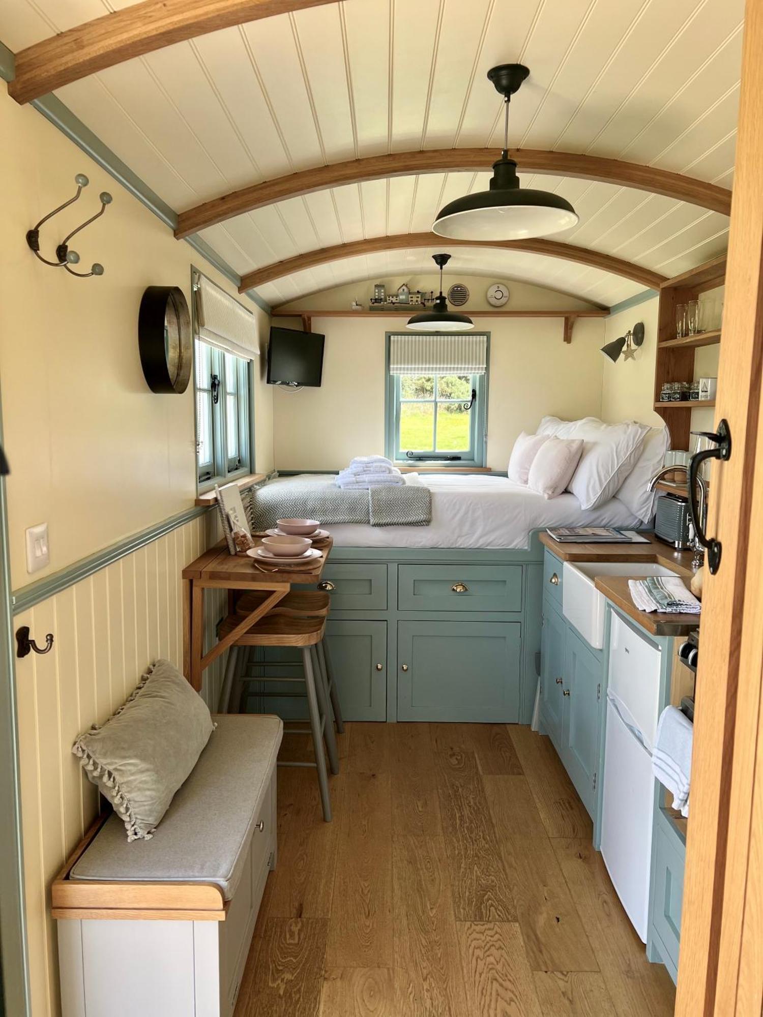 Toms Hut And Robins Rest Shepherd Huts Near Wadebridge Esterno foto